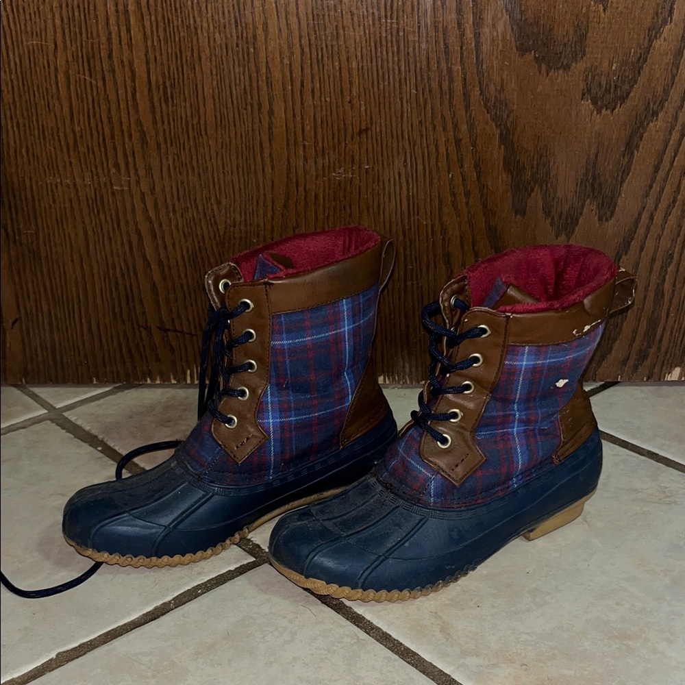 Tommy Hilfiger Women’s Plaid Duck Boots with Red Accent Fur